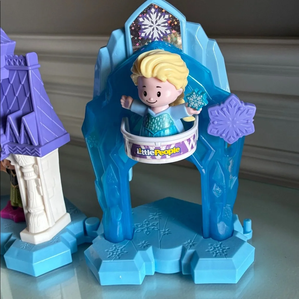 Little People Disney Frozen Snowflake Village Playset Fisher Price - Picture 6 of 11